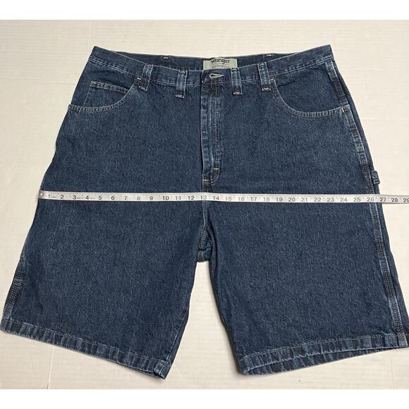 Mens Wrangler Jean Shorts Cargo Pockets Blue Denim 44 Measures 42.5” EUC - Picture 8 of 11